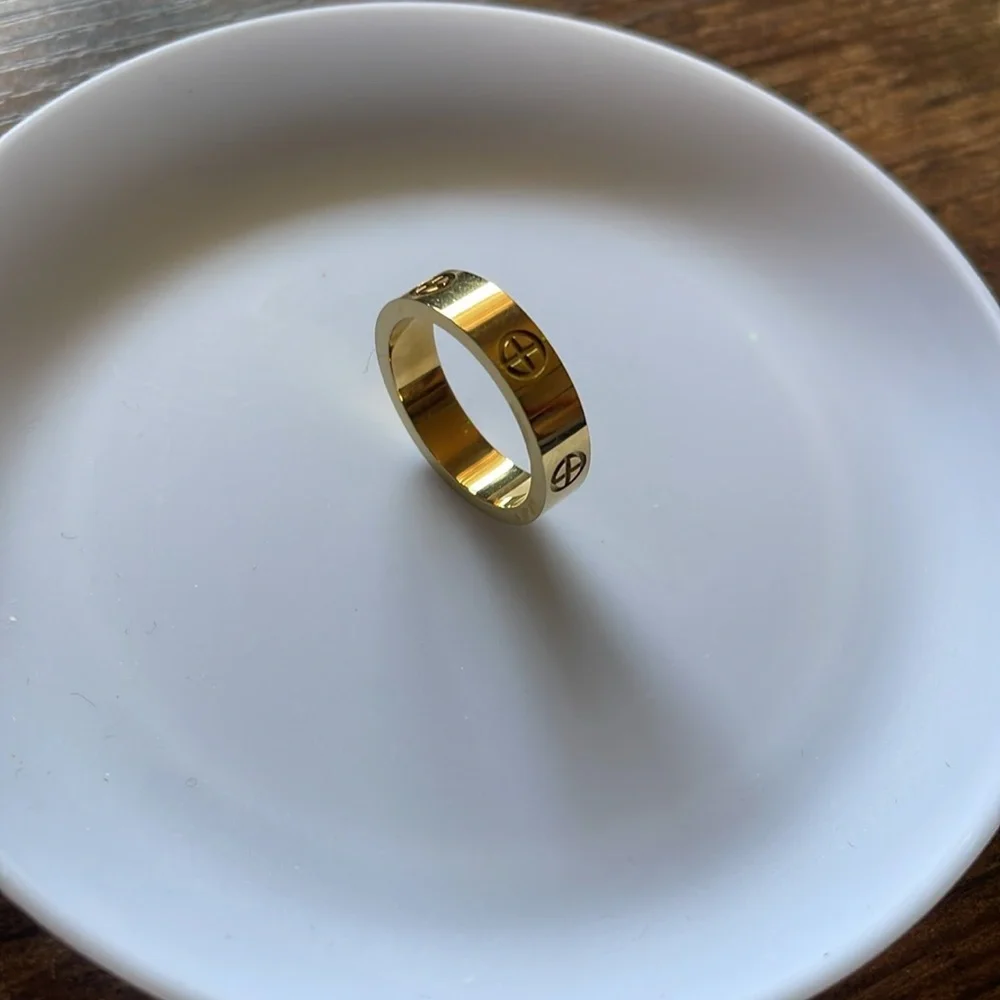 ❤️ 2/$20 or 3/$25 Gold-Plated Ring with Cross Design Approx Size 6
